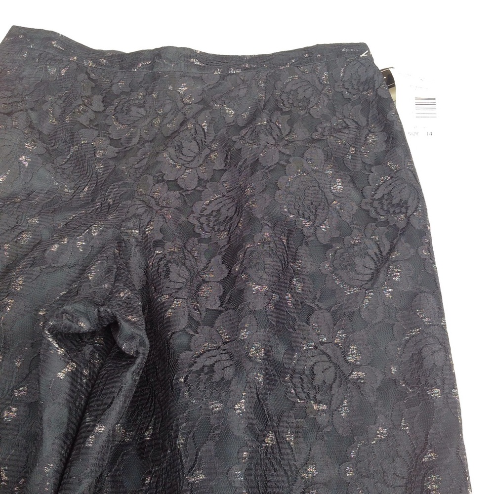 NWT Harve Bernard lined lace crops